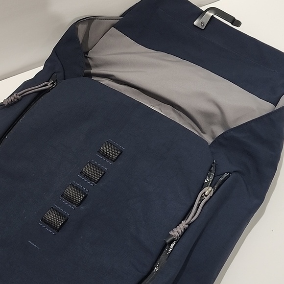 Bellroy Venture Backpack - 22L - Picture 7 of 16